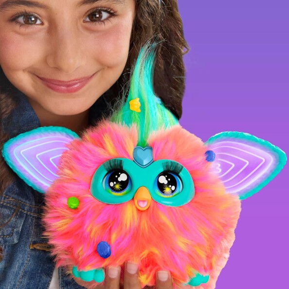 Peluche interactive Furby corail