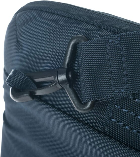 Zoom sur la fixation par pince de la bandoulière