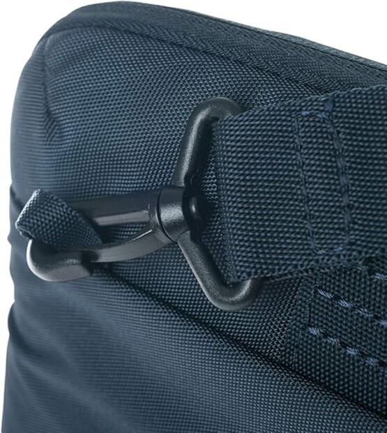 Zoom sur la fixation par pince de la bandoulière