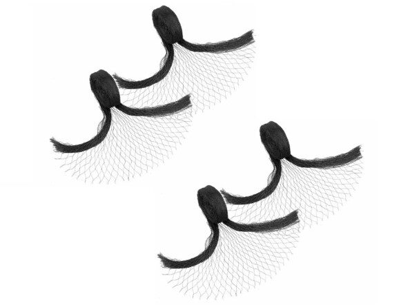 Quatre filets anti-oiseaux avec maille de 28 x 28 millimètres.