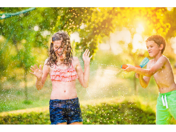 4 pistolets à eau pour bouteilles plastique PET
