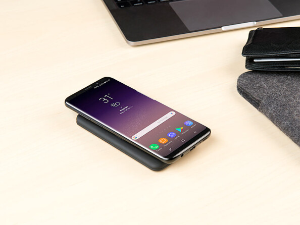 Batterie d'appoint PB-500.qi USB ultraplate compatible Qi 5000 mAh jusqu'à 2,1 A / 10,5 W