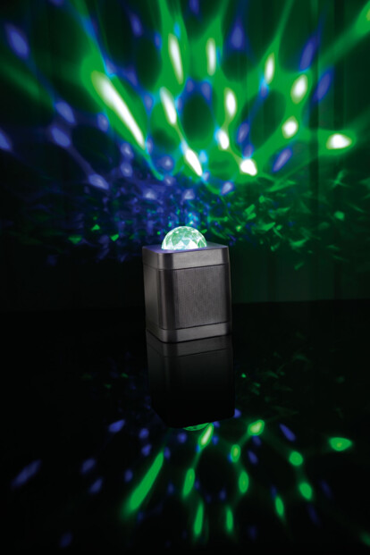 enceinte nomade bluetooth avec effets disco lumières rouge