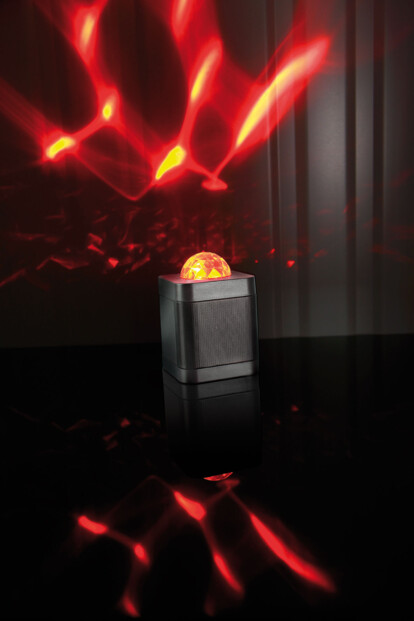 enceinte nomade bluetooth avec effets disco lumières rouge