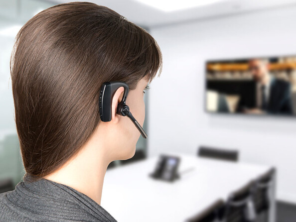 Micro-casque bluetooth Callstel mis en situation.