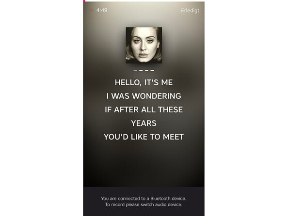 Microphone avec fonctions lecteur MP3, haut-parleur et bluetooth Auvisio en mode karaoké