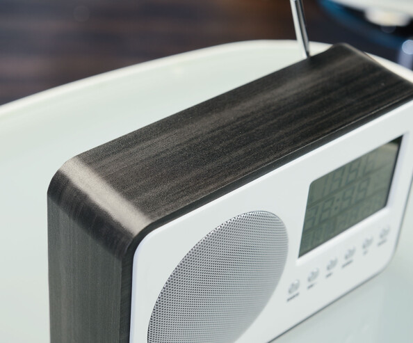 Radio-réveil design avec choix des fréquences digital - Gris