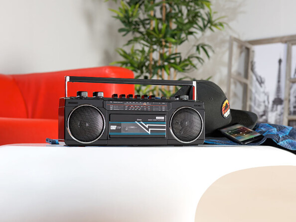 Radiocassette rétro PS-670. Design rétro cool des années 80