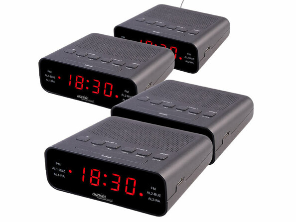 4 radios-réveils FM avec 2 alarmes de la marque Auvisio
