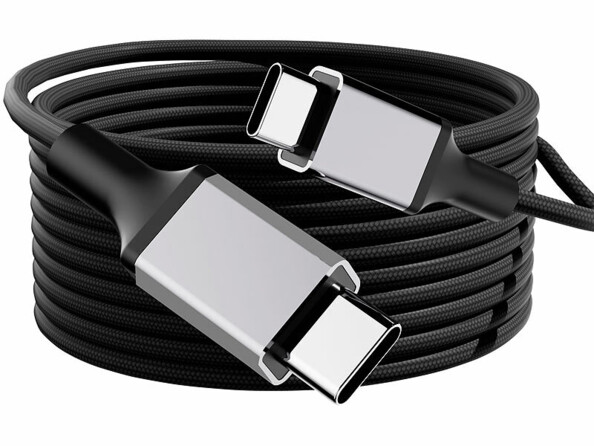 Câble USB-C coloris gris anthracite enroulé sur lui-même avec connecteurs en aluminium
