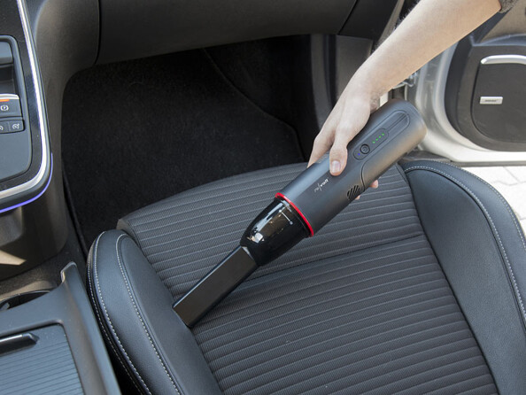 Aspirateur intégré à la batterie nomade : puissance d'aspiration 47 hPa, jusqu'à 30 minutes de fonctionnement par chargement