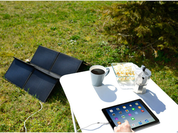 Batterie nomade 156 Ah avec panneau solaire pliable 100 W