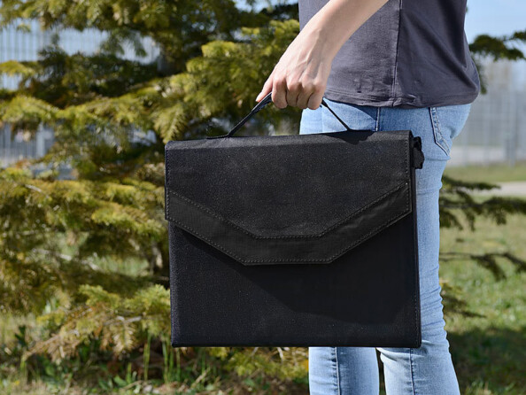 Batterie nomade 156 Ah avec panneau solaire pliable 100 W