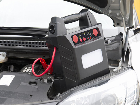 Batterie nomade 40 Ah avec aide au démarrage pour véhicule PB-600.kfz .EN mode aide au demarrage