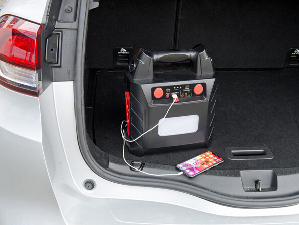 Batterie nomade 40 Ah avec aide au démarrage pour véhicule PB-600.kfz .Dans un coffre