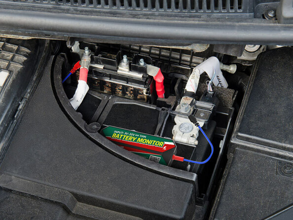 Contrôleur de batterie 6 V à 24 V connecté