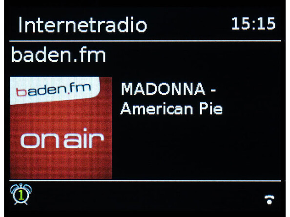 Vue sur l'cran LCD couleur de la mini chaine avec radio Internet VR-Radio