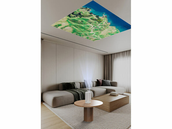 Projection d’image Full HD avec mini vidéoprojecteur SceneLights Technologies sur mur intérieur