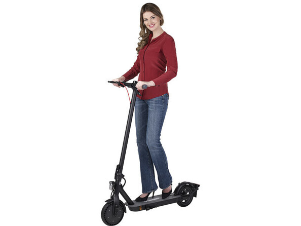 Trottinette CITY IK-1969K mise en situation