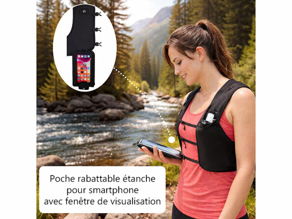 Gilet de running mis en situation avec joggueuse au bord d'une rivière avec texte poche étanche
