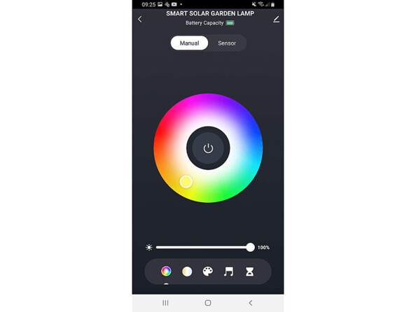 Lampe solaire d'extérieur connectée avec LED RVB CCT et détecteur de mouvement (Reconditionné)