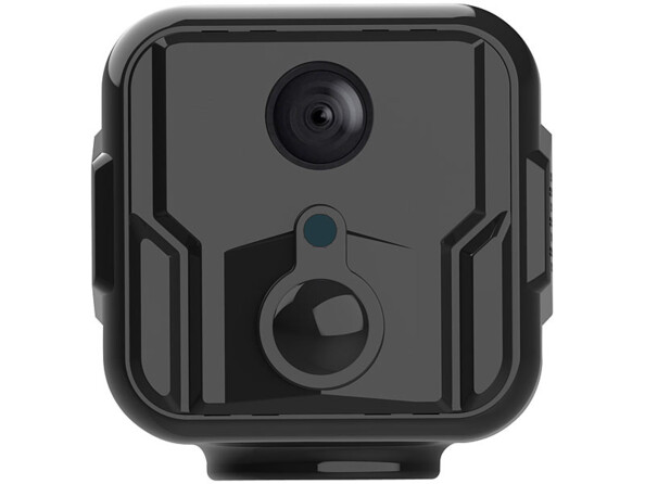 Face avant de la caméra au design carré, avec objectif centré sur la partie supérieure de la face avant, capteur de luminosité situé au centre de la face avant et capteur de mouvement PIR situé sur la partie centrale inférieure de la face avant