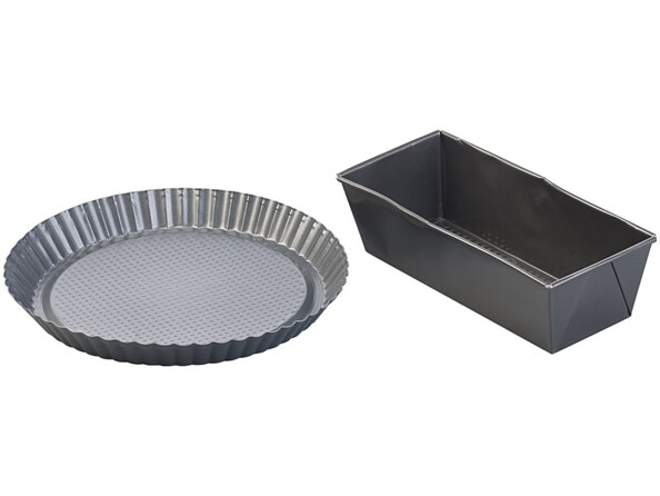 Moules à gâteau avec revêtement antiadhésif pour cake, tartes et savarins.