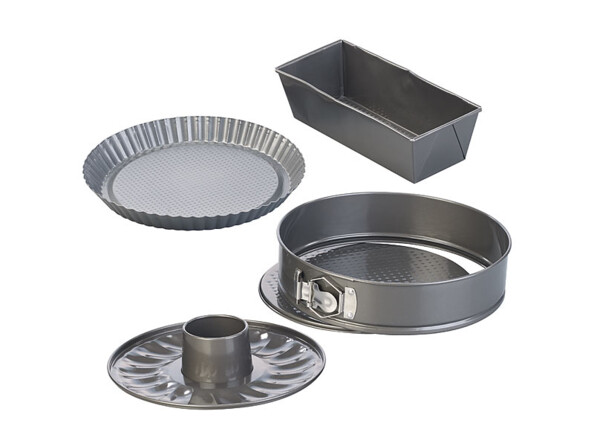 Moules à gâteau avec revêtement antiadhésif pour cake, tartes et savarins.