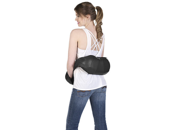 Appareil de massage shiatsu sans fil avec chaleur infrarouge mise en situation massage des lombaires