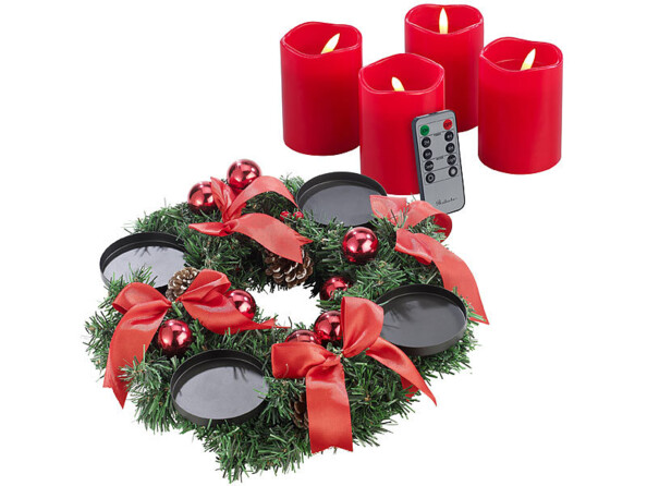 Couronne de l'Avent avec ornements rouges et 4 bougies factices LED avec télécommande placées à côté