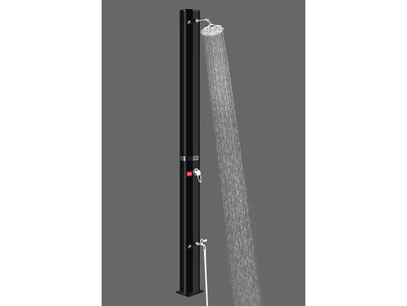 Douche de jardin solaire Semptec. Pommeau effet pluie pour un agréable moment de détente sous la douche