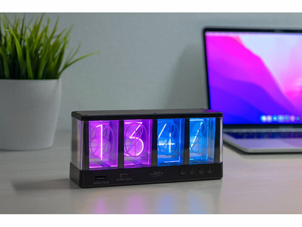 Horloge LED à tube RVB avec ports de charge USB