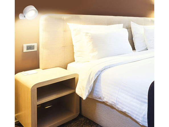 pplique murale ou même en tant que lampe de poche, cette lampe à LED rechargeable remplit parfaitement son rôle