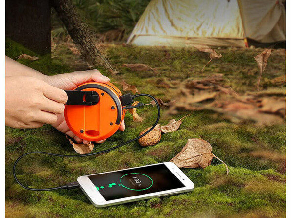 Eclairage de camping télescopique avec dynamo