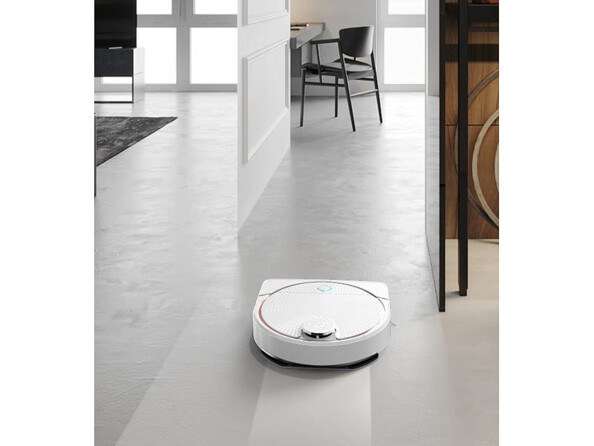 Robot aspirateur connecté PCR-9000.app passe de pièce en pièce grâce à la fonction multiroom