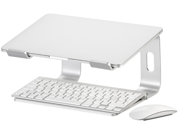 Support en aluminium pour ordinateur portable mis en situation avec un clavier et une souris