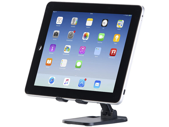 Tablette type iPad allumé et placé sur le support universel Pearl