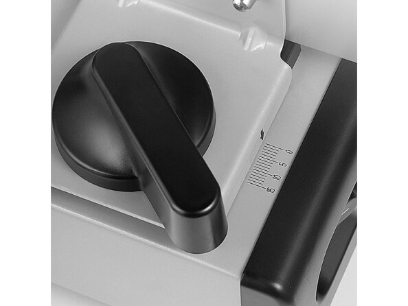 trancheuse électrique avec 2 lames en acier inoxydable ASM-100 zoom sur le sélecteur d'épaisseur