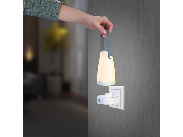 Veilleuse et lampe de table RVBB 2 en 1 avec capteur PIR mise en situation de la lampe