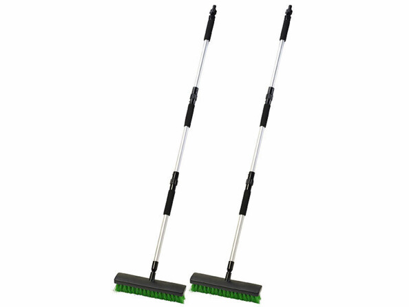 2 balais 2 en 1 avec raccord pour tuyau d'arrosage et 14 buses de la marque Royal Gardineer