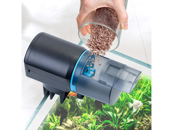 Distributeur de nourriture connecté pour poissons