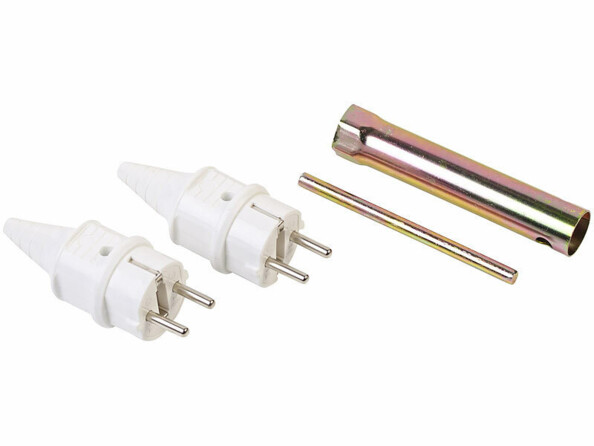 Groupe électrogène avec sa clé à bougie et mis en situation avec 2 prises 220v