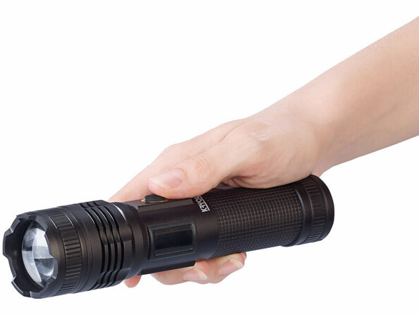 Lampe de poche connectée 800 lm avec fonction SOS