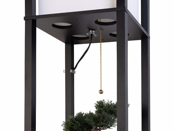 Lampe sur pied avec étagères douille e27 coloris noir