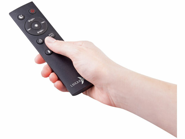 Lampe LED sur pieds avec intensité variable en continu pour des conditions d'éclairage toujours idéales