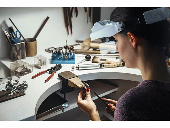 loupe frontale lumineuse avec grossissement jusqu'à 14 x