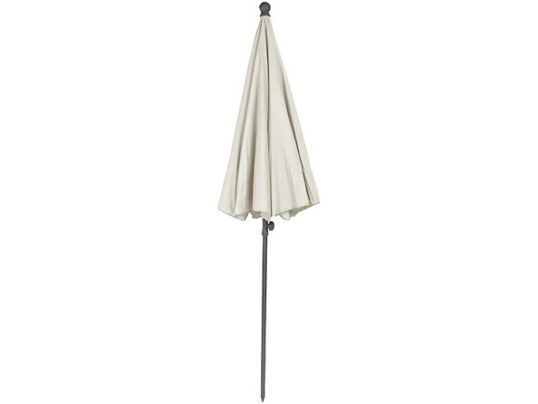 Un parasol UV50+ avec un pied en deux partie pour un transport facile.