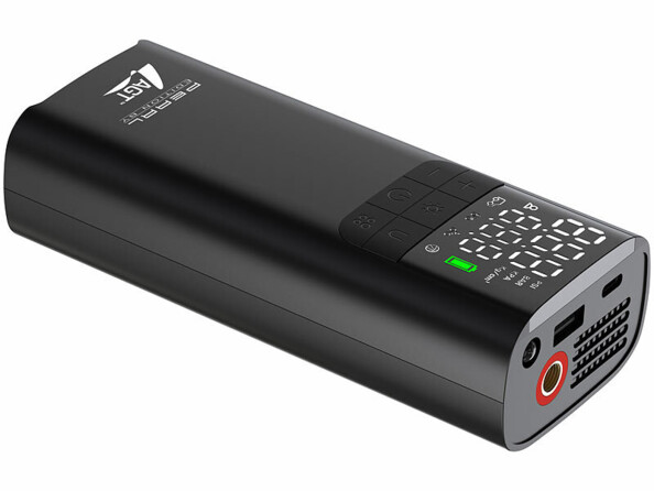 Vue de biais côté gauche avec vue sur le port USB-C, le port USB-C, la lampe de poche LED intégrée et le raccord fileté pour tuyau d'air