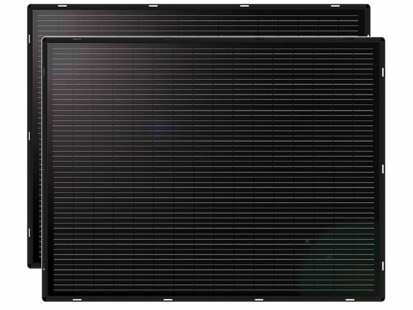 2 panneaux solaires plats monocristallins 215 W de la marque Revolt