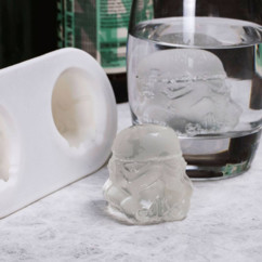 moule en silicone pour 2 glacons forme casque stormtrooper star wars